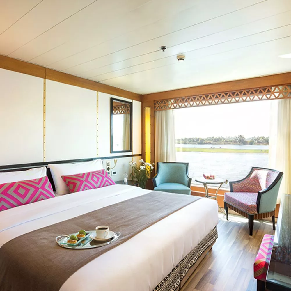 Alyssa Nile Cruise 1