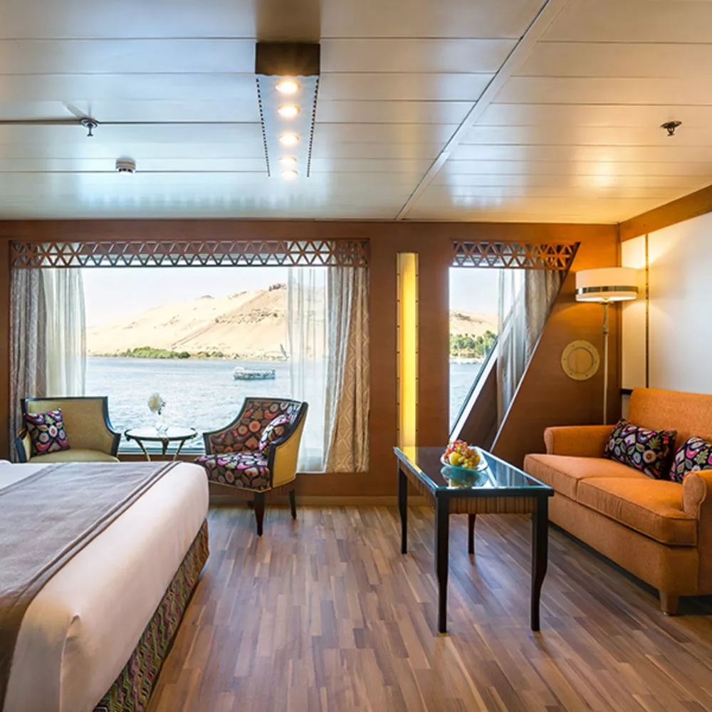 Alyssa Nile Cruise 2