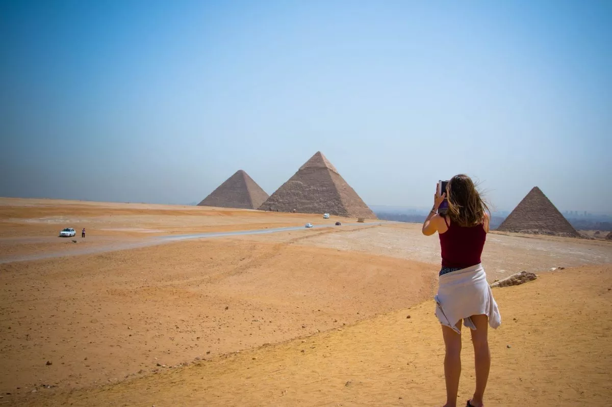 pyramids-ee